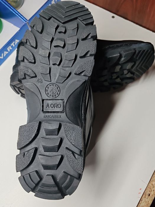 Ghete din piele produse în România