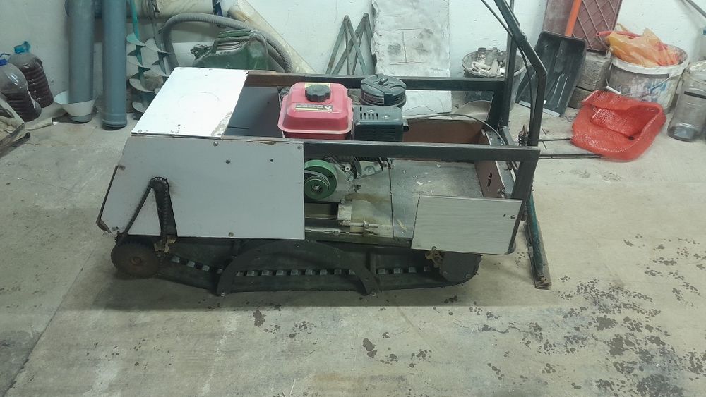 Продам самодельный Мотобуксировщик. Гусянка от снегохода буран.