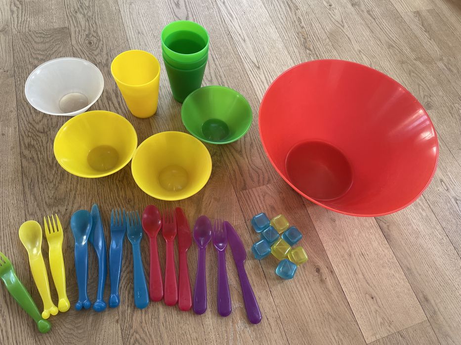 Пластмасов сет IKEA за вилата, двора, къмпинга