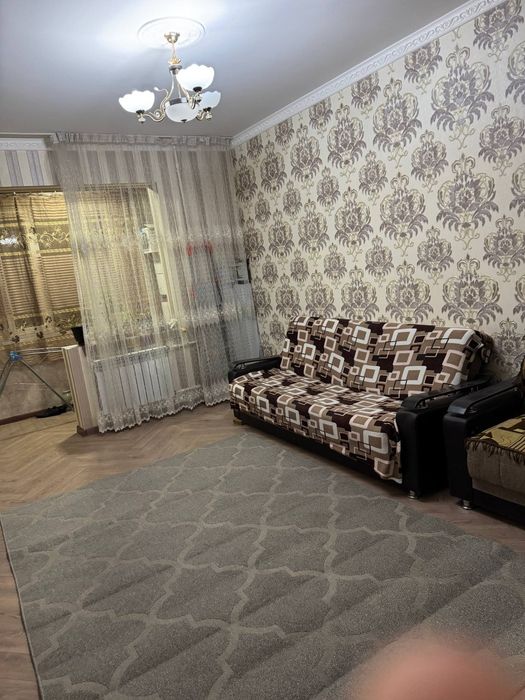 Продаётся 2 комнатная квартира на массив Феруза