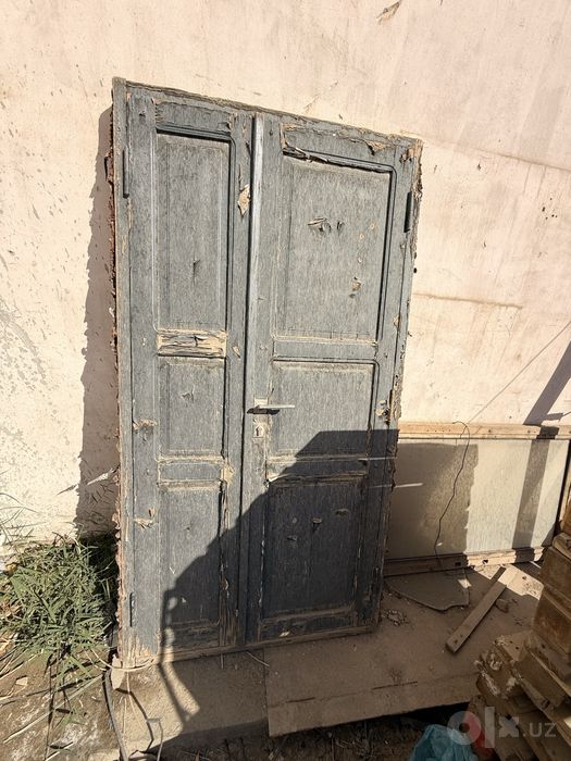 Eshik sotiladi 2 tasi bor