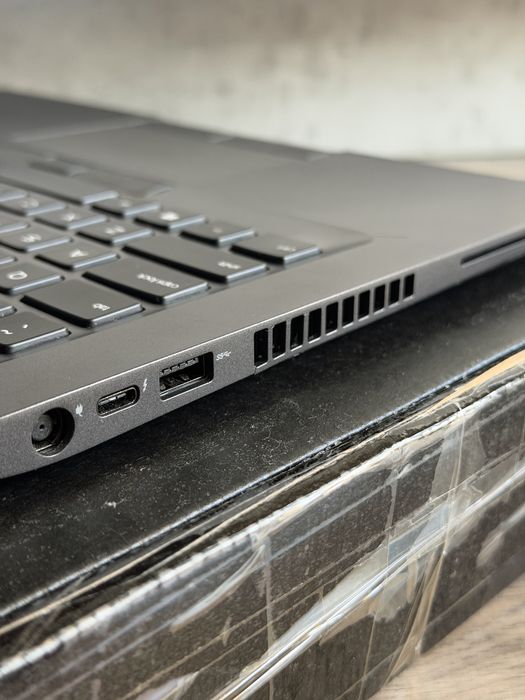 Laptop Dell Latitude 5400 | i7 Gen 8 | 16 GB RAM | 256 GB SSD | Impecabil