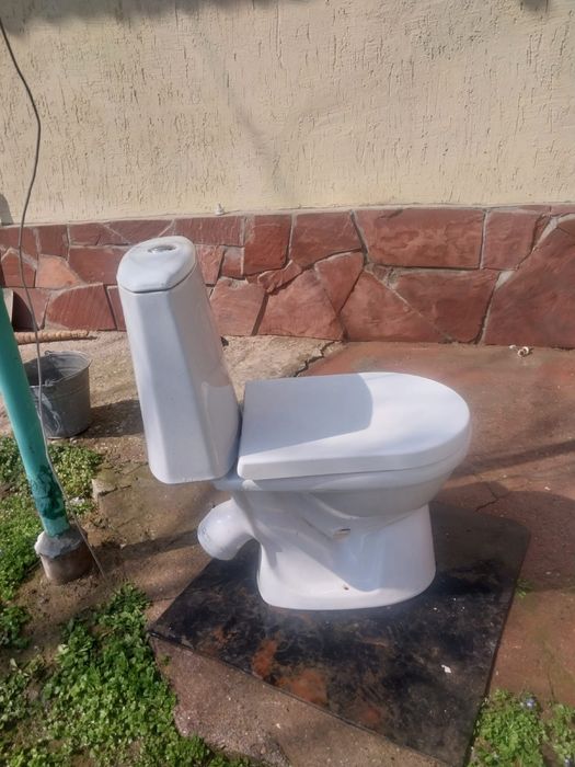 Унитаз в хорошем состоянии