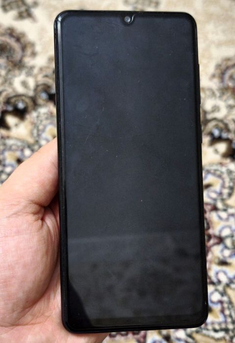 Samsung A31 yaxshi holatda