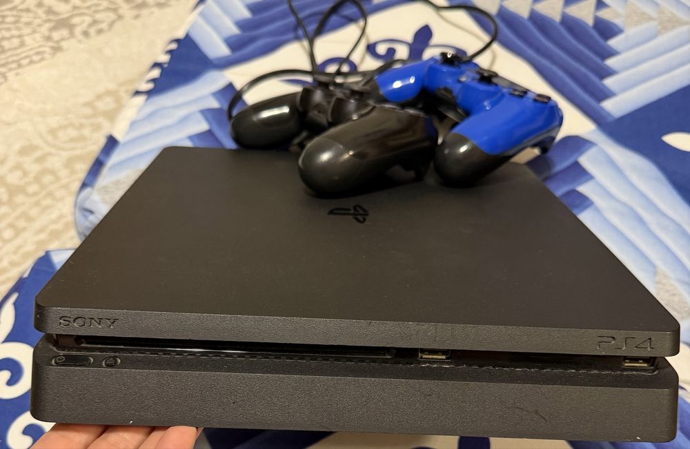 PS 4 slim с играми