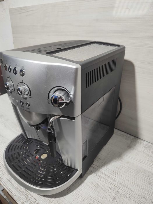 Кафеавтомат - робот Delonghi MAGNIFICA ECO