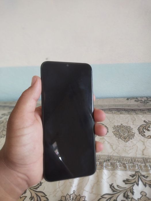 ZTE BLADE V50 DESIGN    Srochna sotiladi!!!