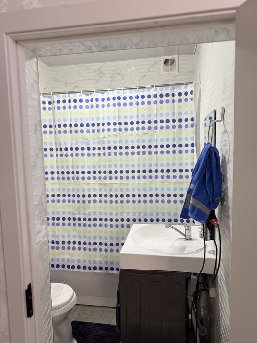 Sergeli ayraportda 3 xonalik uy novostroyka