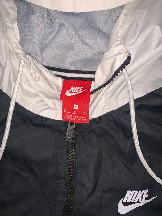 Erkaklar uchun original Nike vetrovka