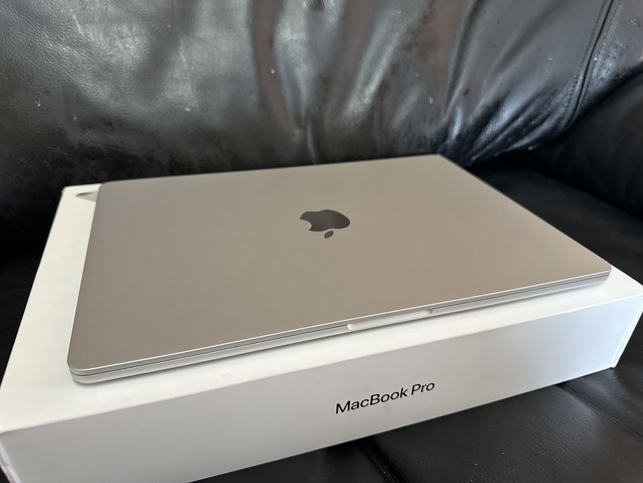Macbook Air M4 15” Absolut ca Nou Componente Display Transport Gratuit