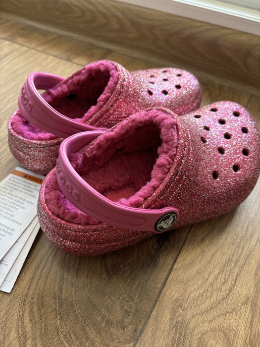Нови Crocs детски розови брокат с етикет 24/25 размер