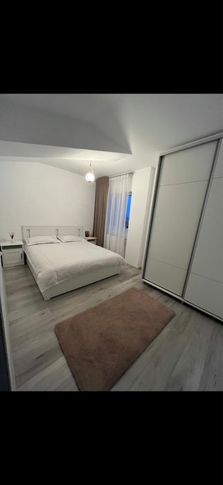 Inchiriez apartament cu 2 camere- spatiu de depozitare- parcare subterana