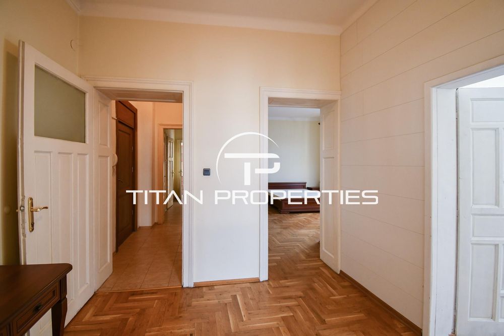 Четиристаен, под наем, Център - Докторски паметник