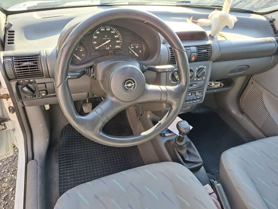 Opel Corsa 1.4 бензин