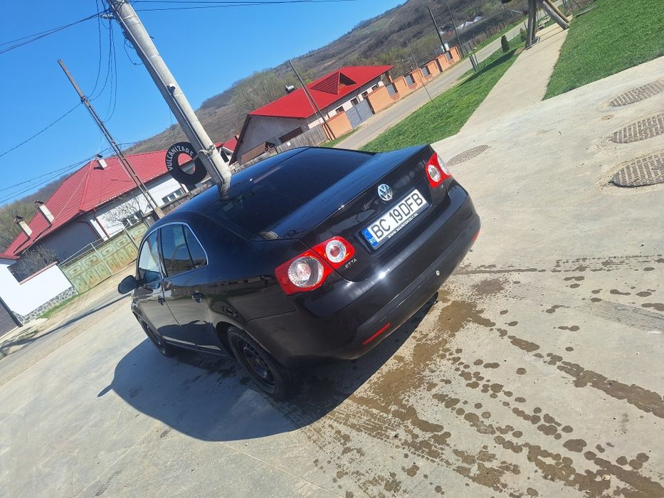 Vând Volkswagen jetta  2006