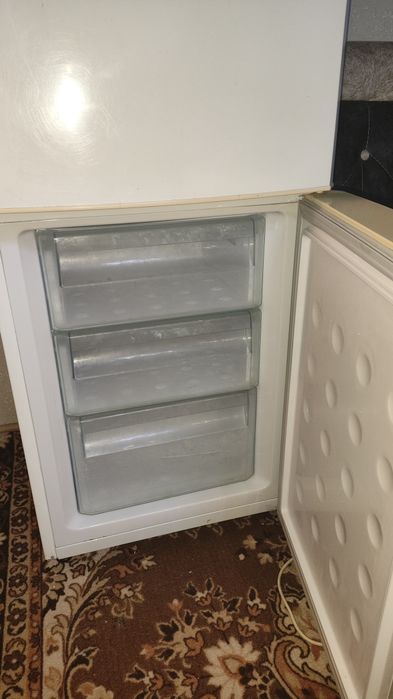 Холодильник Samsung