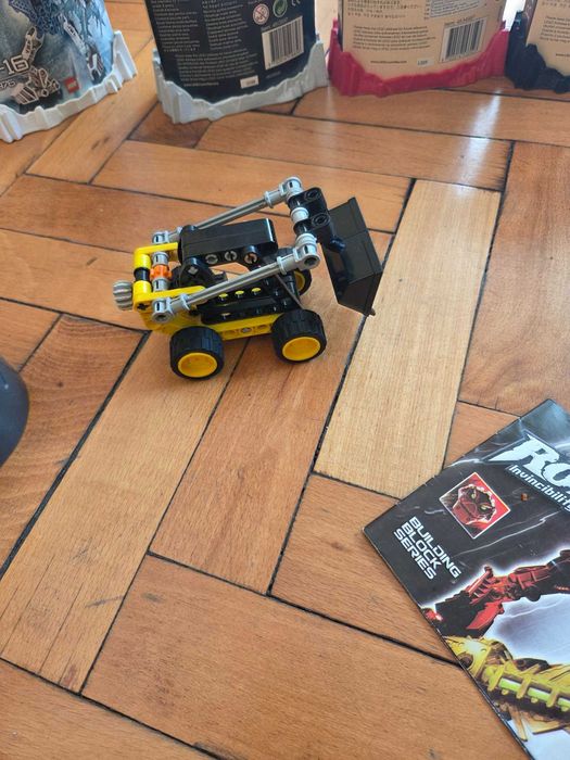 Lego Bionicle роботи