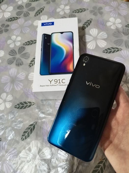 Телефон vivo 1820