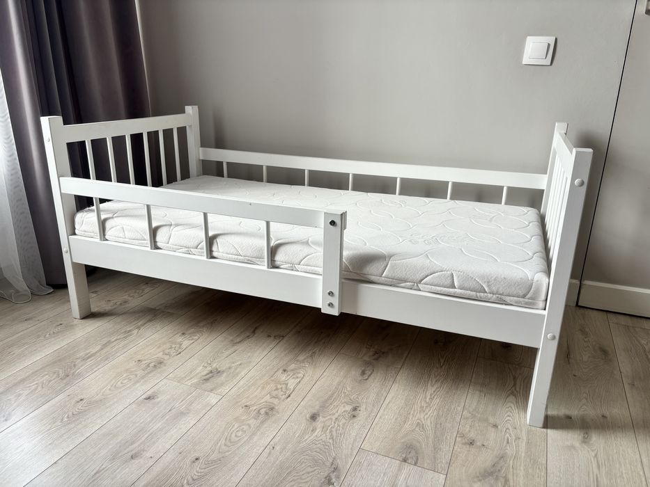 Детская кровать с матрасом