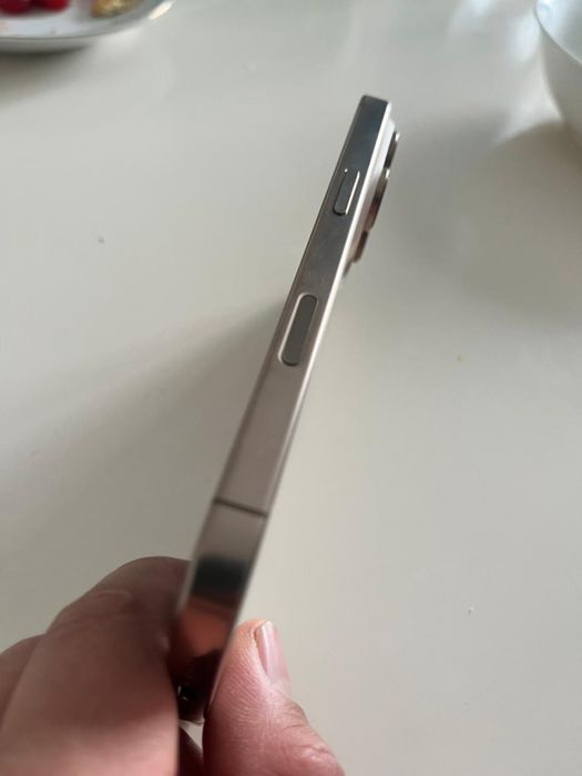 Iphone 16 pro 256gb desert titanium