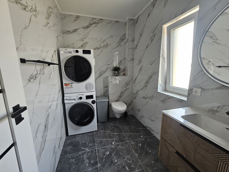 Apartament 3 camere, et.3, parcare privata