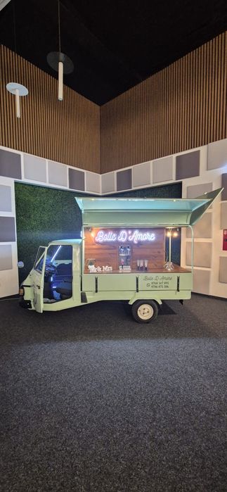Piaggio ape prosecco van