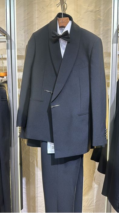 Смокинг сатылады- Продается Смокинг