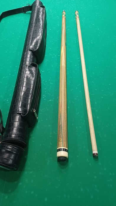 Кий бильярдный .