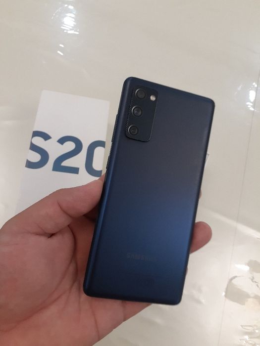 Продам  Samsung S20 Fe   6/128