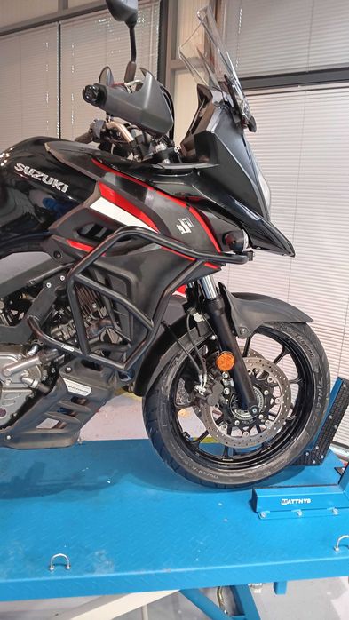 Професионални ремонти на мотоциклетни предници град София.