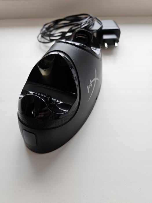 Продам зарядное устройство.