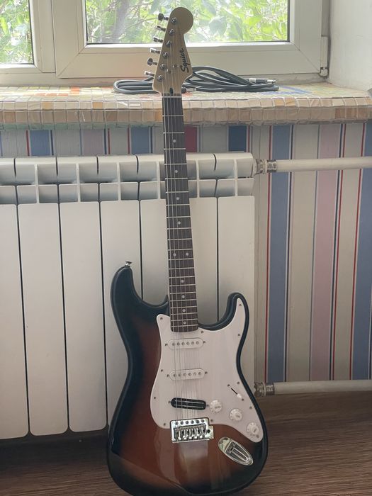 Гитара Squier stratocaster