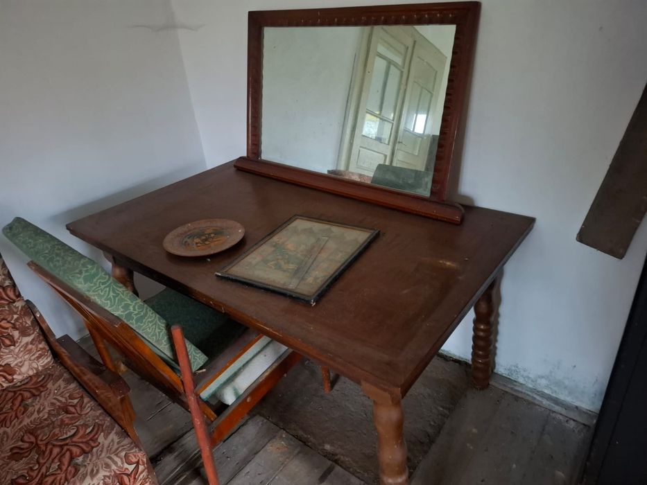 Canapea extensibila ca noua.Fotoliu.Masa stejar.Birou.Dulap mare