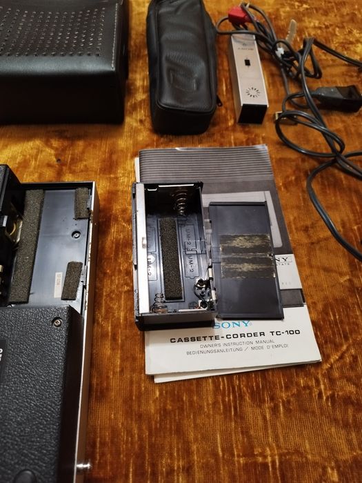 Продавам Sony касетофон