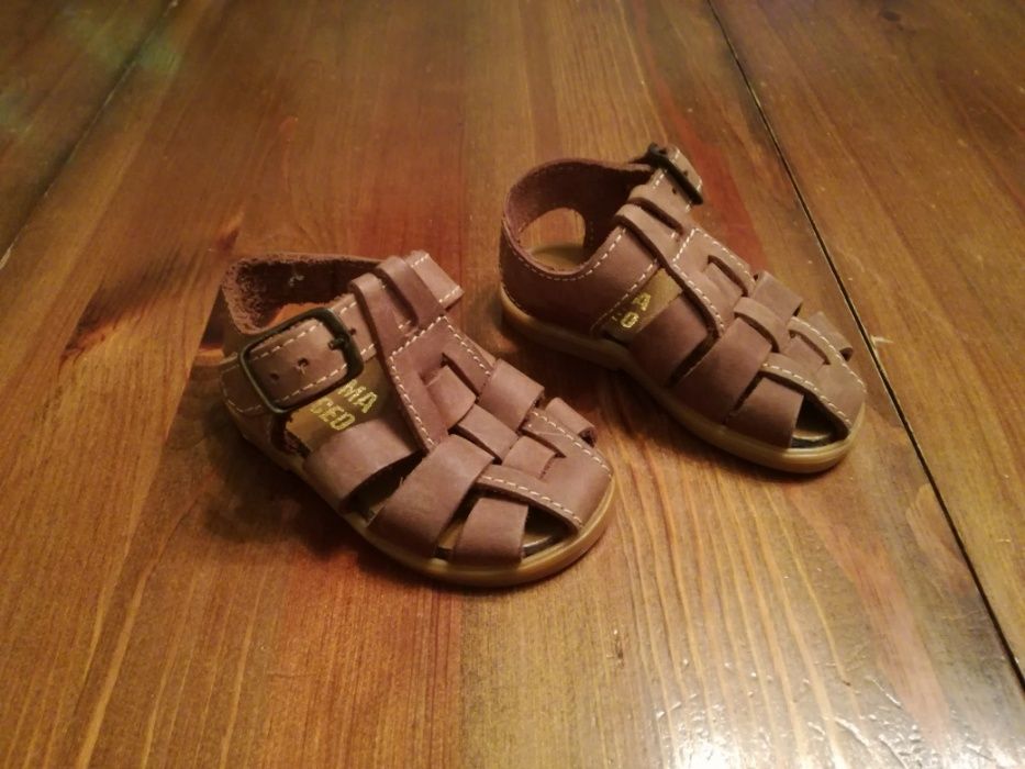 Нови кожени обувки – 18 номер