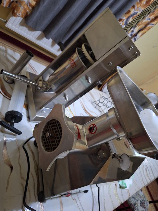 Мясорубка профессиональный