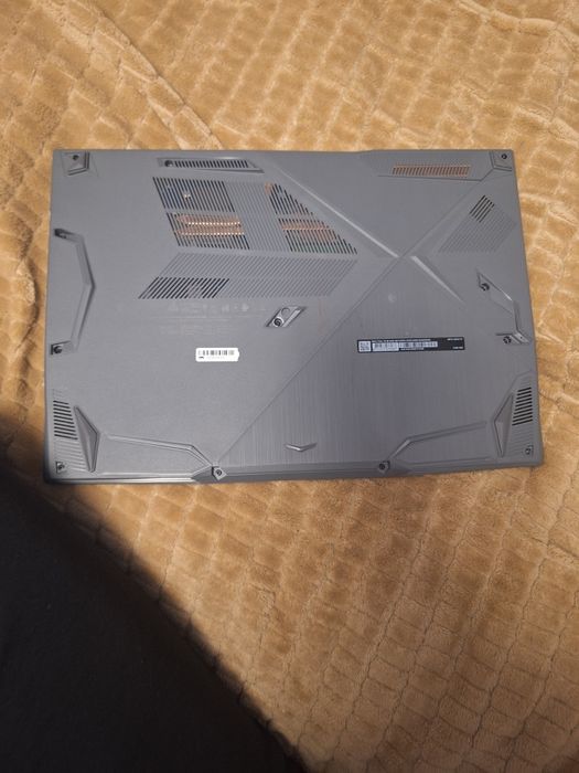Vand Laptop Gaming MSI Thin 15 B12ve pentru piese