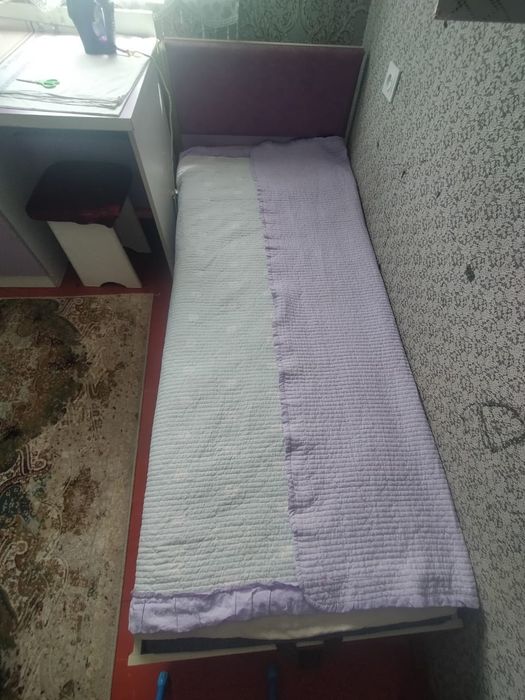 Кровати детские и взрослая