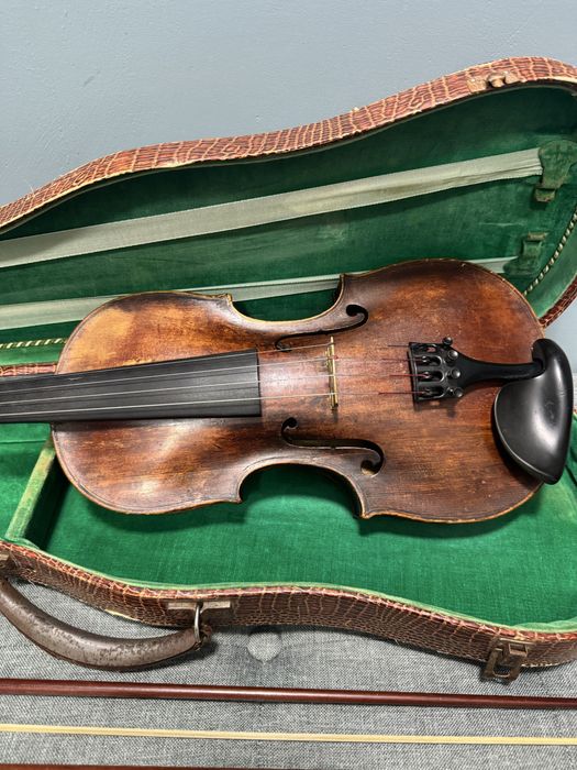 Vand o vioara veche 1880 facuta de fratii Wolff