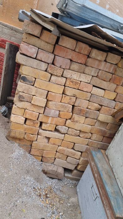Срочно продам Кирпич