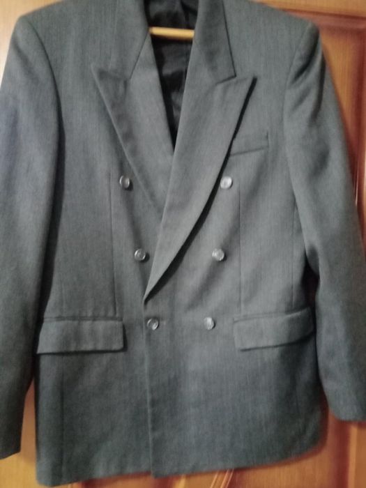 Продам пиджак  серый