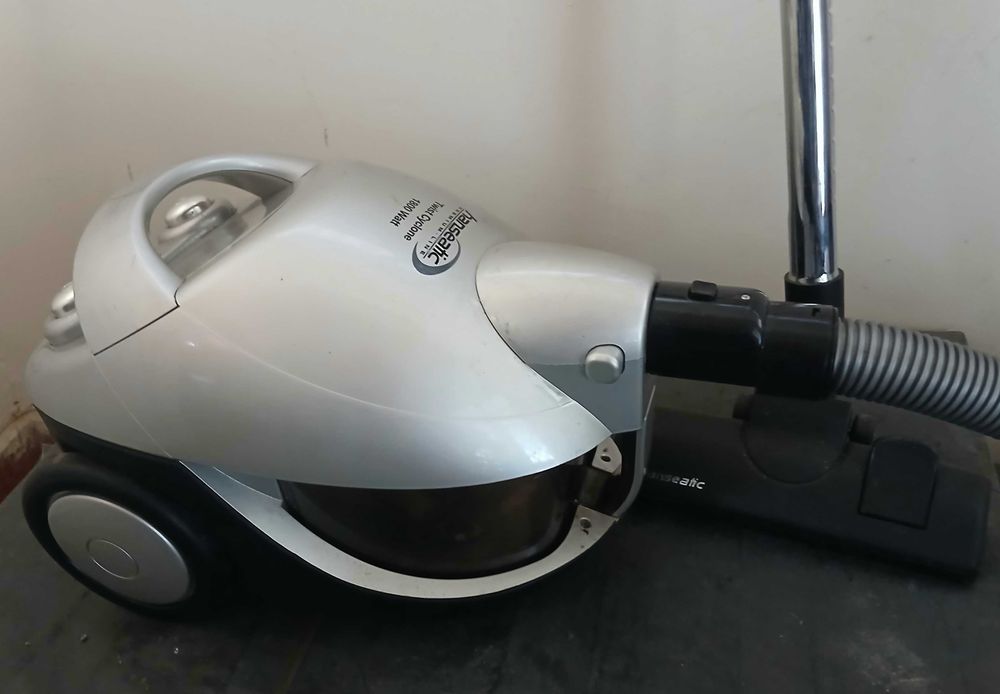 Прахосмукачка HANSEATIC 1800W