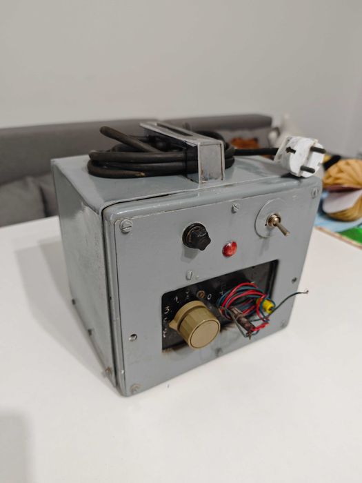 Sursă DC cu transformator – tensiuni multiple DC – construcție solidă