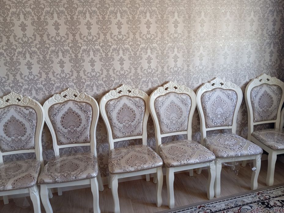 Гостинный стол сол стулиямм