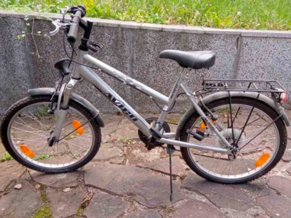 Продавам детско колело много запазено.Почти ново.