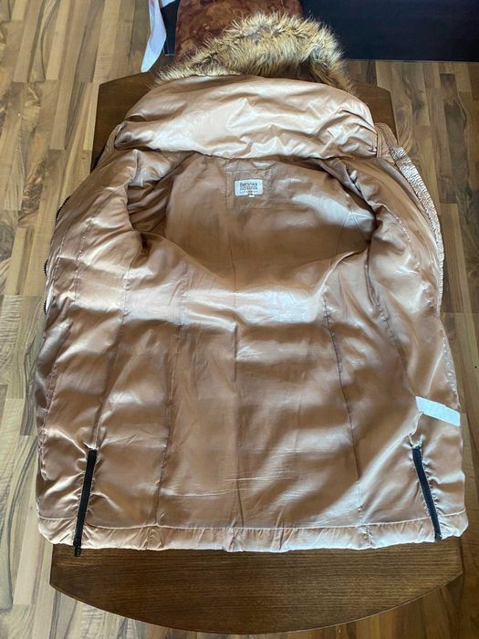 Бежово женско ЯКЕ Bershka, номер M-L