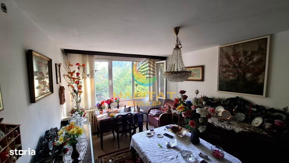Apartament 4 camere decomandat Resita -  Scoala 129