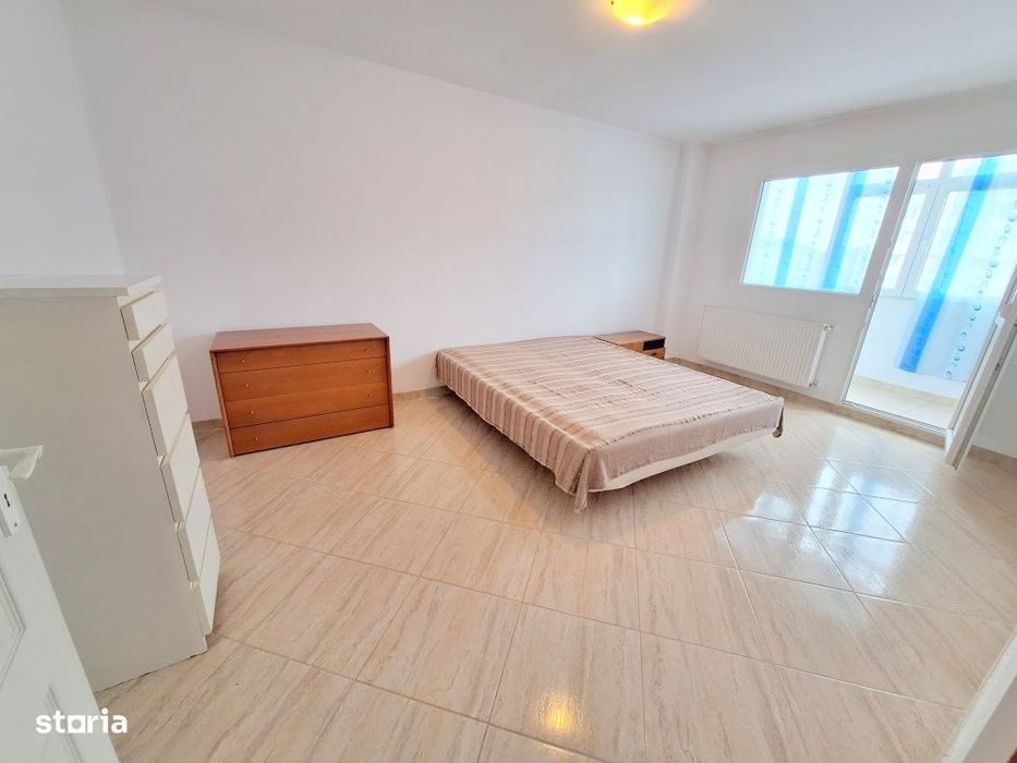 Apartament 3 camere - Zona Mioritei , Bloc an 1981