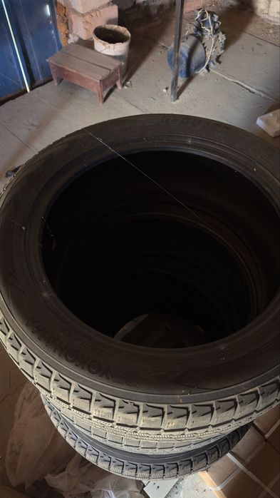 Yokohama 275/50 r21
