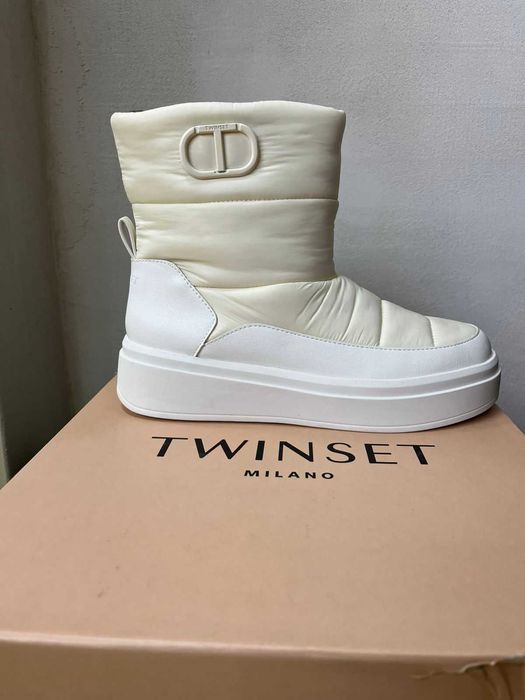 Продавам дамски ботуши TWINSET, размер 40.
